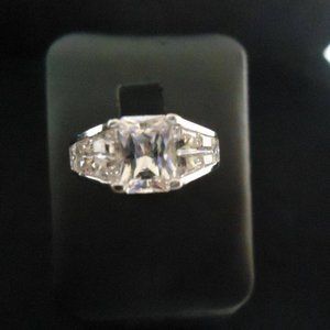 SIZE 6 SOLID STERLING SILVER RING